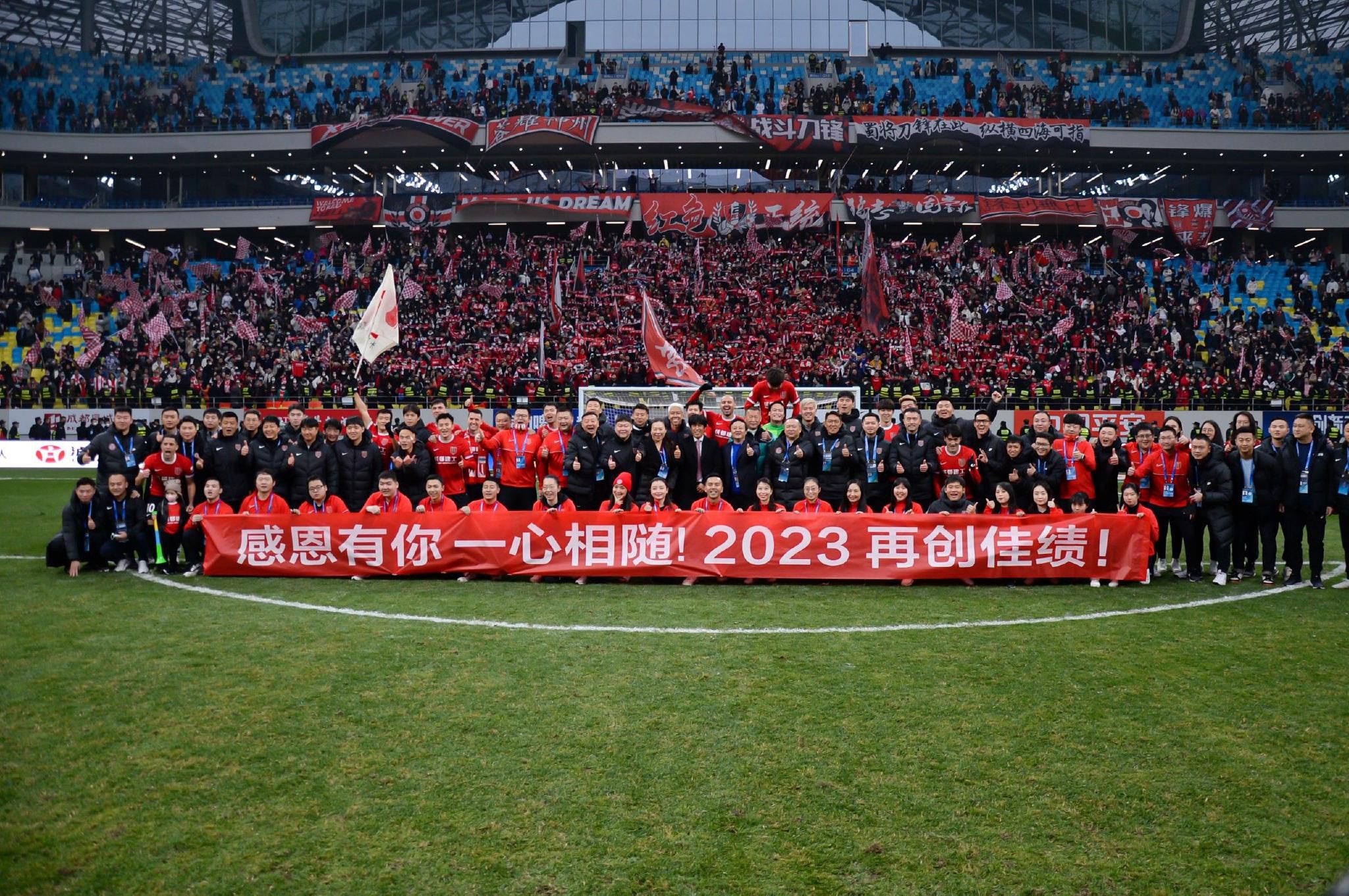 5月28日，改编自天下霸唱小说《鬼吹灯之牧野诡事》，由香港著名导演唐季礼监制，新锐导演陈聚力执导，袁福福、何泓姗、周晓鸥领衔主演，邢瀚卿、佟磊、于昕仡、邹明洋等主演的电影《牧野诡事之搬山道人》在横店举行开机仪式，并释出首款概念海报